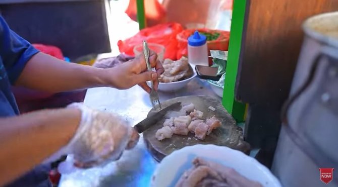 pak samsudin tersenyum bakso uratnya ada yang borong senilai rp55 juta