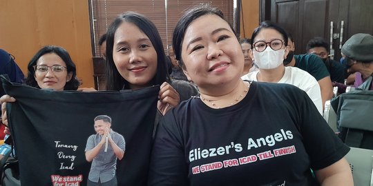 Berkaos 'Eliezer's Angels', Pendukung Penuhi Ruang Sidang Jelang Tuntutan Bharada E