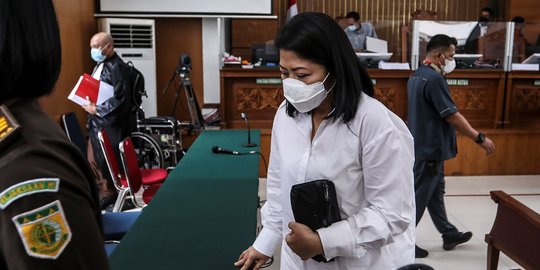 Momen Sidang Putri dari Meringankan hingga Lawan Tuntutan JPU 8 Tahun Bui via Pledoi