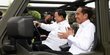 Sumringah Jokowi Disopiri Prabowo Naik Rantis Maung