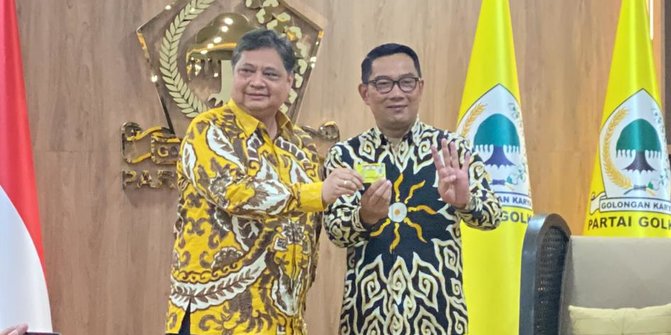 Resmi Jadi Kader, Ridwan Kamil Bahas Posisi Di Golkar Dengan Airlangga ...