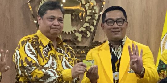 Berbagi Untung Golkar dan Ridwan Kamil