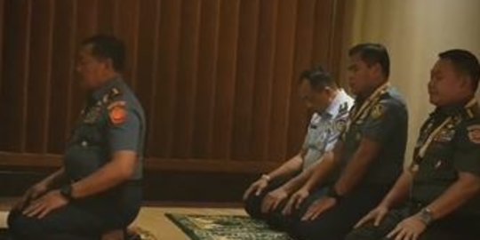 Momen Panglima TNI jadi Imam Salat Tiga Kepala Staf, Pemandangan Indah & Adem