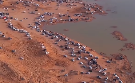 muncul danau di arab saudi