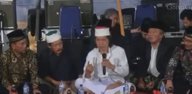 majapahit kerajaan super power di zamannya cak nun ungkap penyebab keruntuhannya