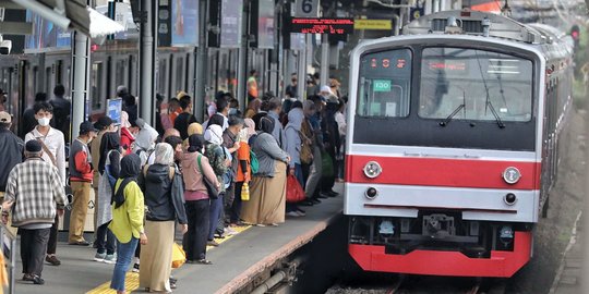 Penjelasan Kai Commuter Soal Penumpang Jatuh Ke Celah Peron Di Stasiun