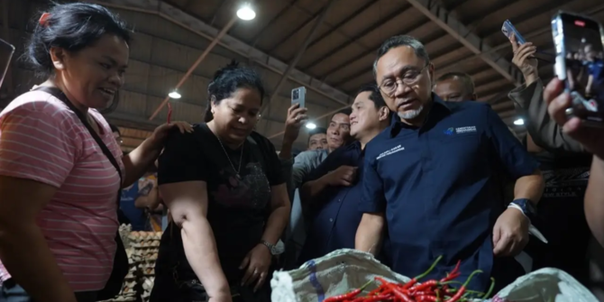 Menteri Perdagangan Blusukan ke Pasar Kebutuhan Pokok di Medan, Begini Tanggapannya