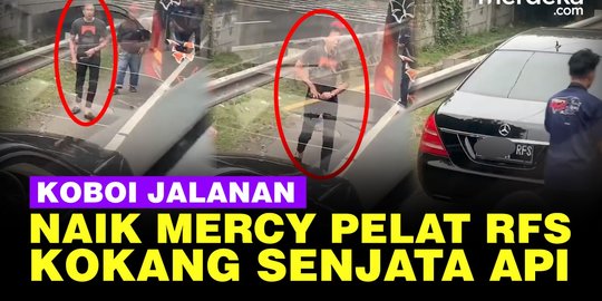 VIDEO: Aksi Koboi Pengemudi Mercy Acungkan Senjata Api di Jalan Tol