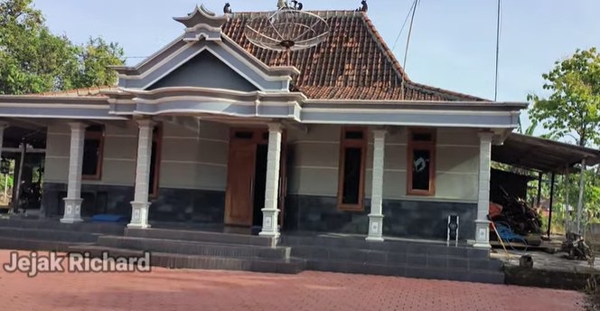 luas dan asri begini potret rumah masa kecil bupati ponorogo