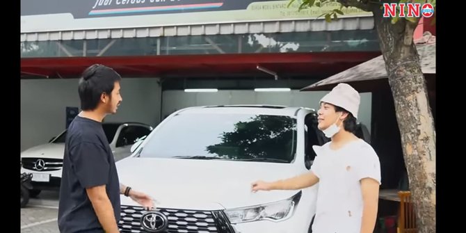 Nino Kuya Prank Showroom, Ending-nya Beli Mobil Mewah Secara Cash