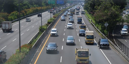 Situasi Arus Lalu Lintas Pagi Hari pada Hari Raya Imlek