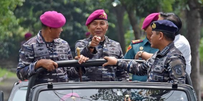 Letjen Suhartono Naik Mobil Bareng Kasal Ali, Ada Politisi Kemeja Putih jadi Sorotan