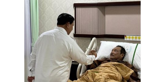 Hormat Prabowo Jenguk Jenderal Eks Komandannya, Ada Foto Pakai Baret Kopassus