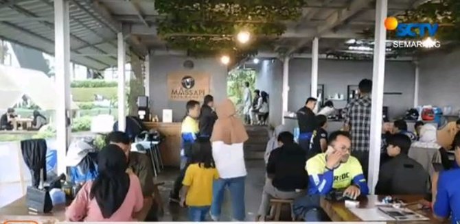 Mengunjungi Kafe di Tengah Hutan Banyumas, Menunya Serba Sapi | merdeka.com