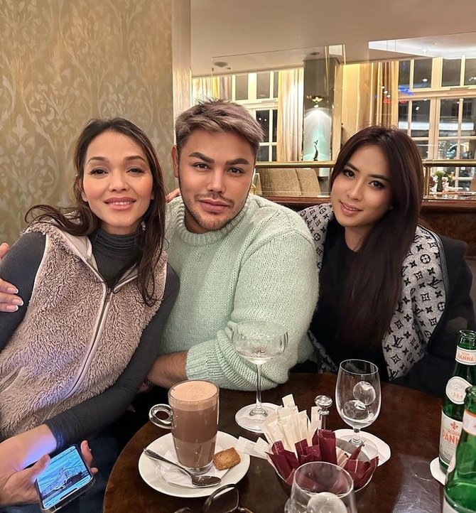 momen bunda corla bertemu ivan gunawan di jerman penampilannya curi perhatian
