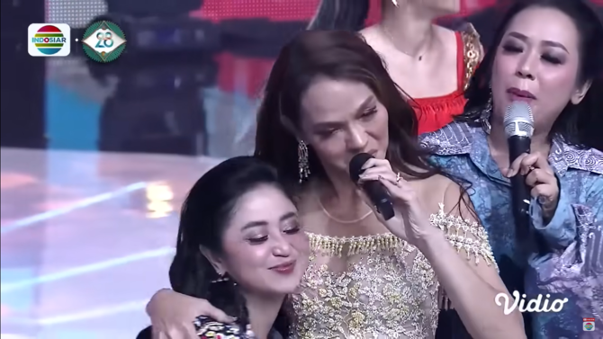 bunda corla bersama dewi perssik dan soimah