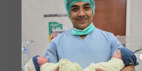 Ustaz Riza Muhammad Dikaruniai Anak Kembar, Ini Potret Bayinya yang Menggemaskan
