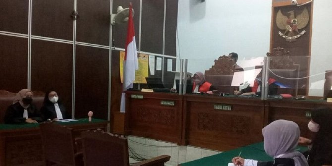 Jaksa Belum Rampung Susun Tuntutan, Sidang Eks Ketua Dewan Pembina ACT Ditunda