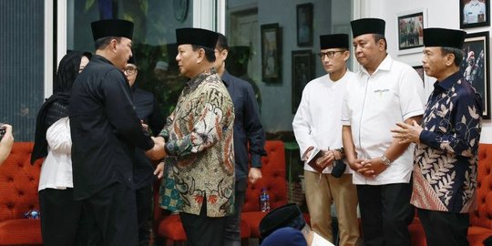 Momen Prabowo Melayat ke Rumah Ayahanda Kepala BIN Budi Gunawan