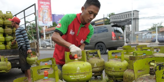 Beli LPG 3 Kg Pakai KTP, Ibu Rumah Tangga: Kalau Data Tidak Terdaftar Pakai Gas Apa?