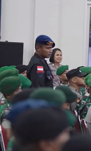 kapolri amp pejabat tni ngakak anggota brimob minta pindah