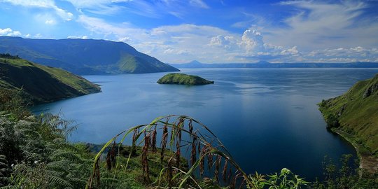 Perdana, F1 Powerboat Diselenggarakan di Danau Vulkanik Terbesar Dunia