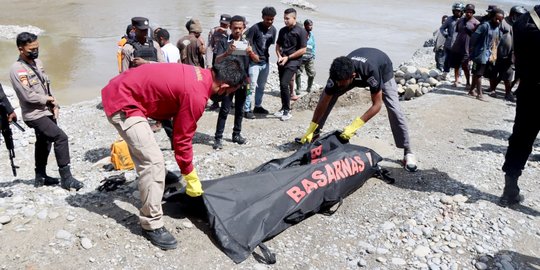 Penggali Pasir Temukan Mayat Pensiunan Guru di Sungai Wouma Jayawijaya