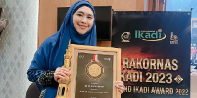 Raih Penghargaan Dai Influencer Inovatif, Oki Setiana Dewi Ungkap Kebahagiaannya