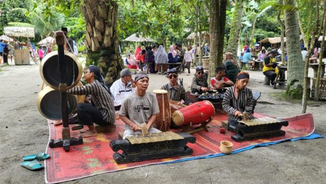 mengunjungi pasar kamu di deli serdang penuh dengan nuansa tradisional