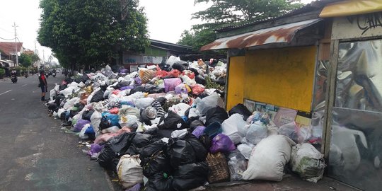 Satpol PP Amankan Warga Jogja Buang Sampah Sembarangan, Terancam Hukuman Penjara