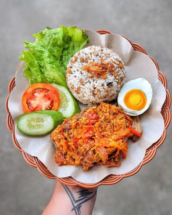 nasi tutug oncom