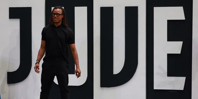 Legenda Sepak Bola Edgar Davids Sapa Penggemar di Juventus Village Kemang