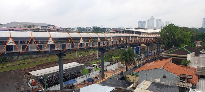 skywalk kebayoran lama