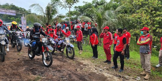 Ketua Dewan Adat Dayak Tanam 25 Ribu Bibit Pohon Bareng PDIP di Kalteng