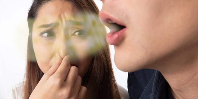 Daftar Kebiasaan Buruk yang Bikin Bau Mulut