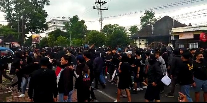 Demo Ricuh di Kantor Arema FC, 107 Orang Diamankan Polisi