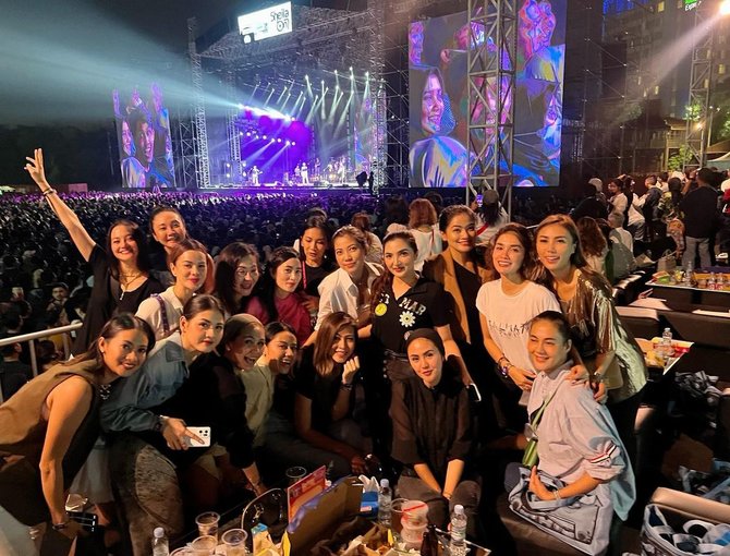 titi kamal nonton sheila on7 bareng cewek cewek kece