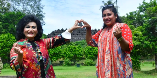 Potret Kompak Istri Laksamana Yudo dengan Istri Eks Panglima TNI, Ada Pose 'Saranghe'