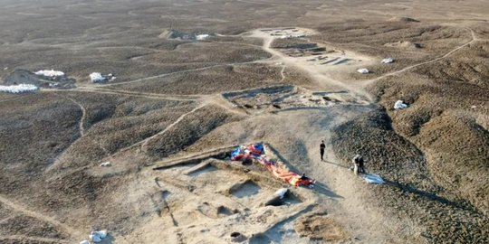 tempat nongkrong berusia 5.000 tahun ditemukan, ada bekas kursi dan kulkas tanah liat