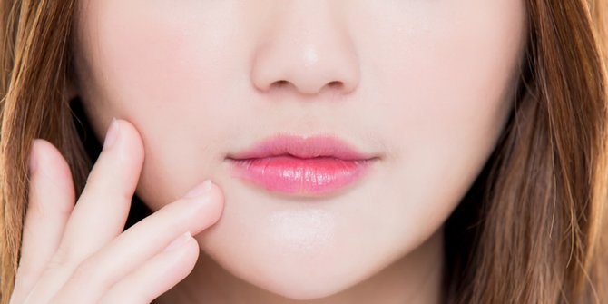Cara Alami Memerahkan Bibir, Mudah dan Aman Tanpa Efek Samping