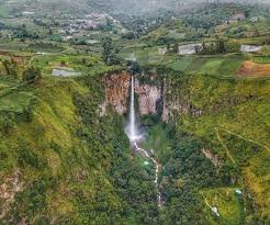 air terjun sipiso piso