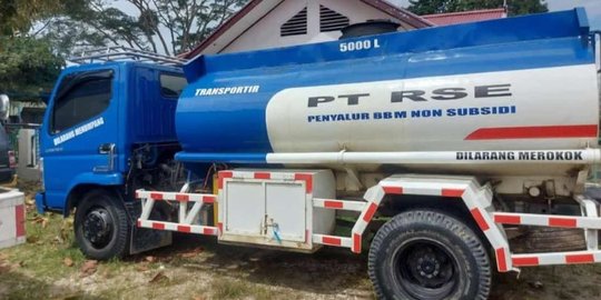 Truk Tangki Angkut 15 Ton Solar Ilegal Diamankan Polisi, Dua Orang Ditangkap