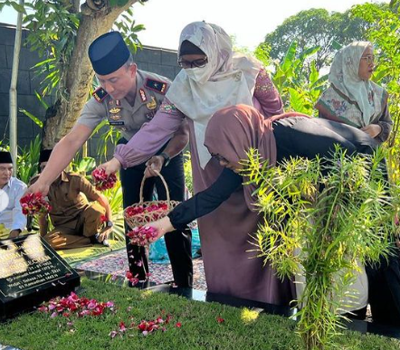 momen jenderal bintang 1 pulang kampung ziarah ke ortu makan lesehan dekat makam