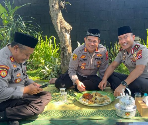 momen jenderal bintang 1 pulang kampung ziarah ke ortu makan lesehan dekat makam