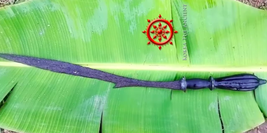 Pedang Emas Pusaka Ditemukan di Dalam Sungai, Disebut Milik Raja Airlangga