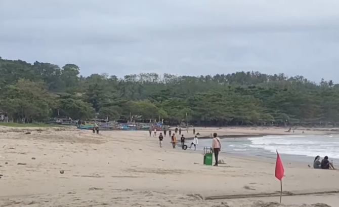 pantai sawarna lebak