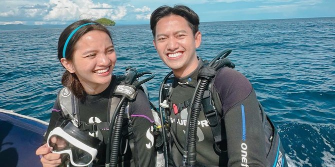 Momen Keseruan Sabrina Anggraini Diving di Raja Rampat, Penampilannya Bikin Salfok