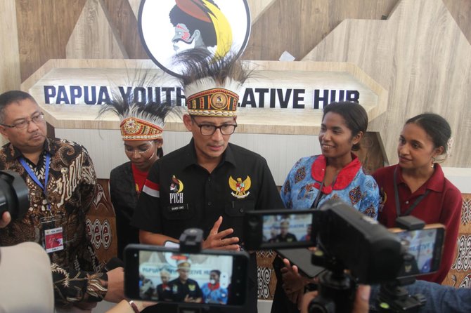menparekraf sandiaga uno di papua