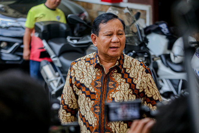 prabowo sambangi rumah dinas mahmud