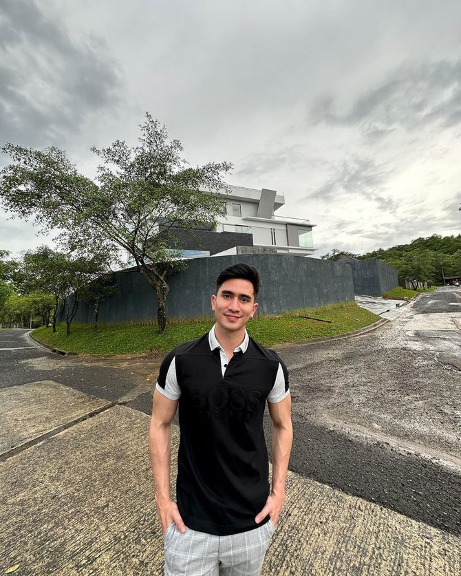 penampakan rumah baru verrell bramasta